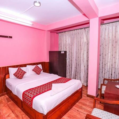Hotel Plumeria Inn Kathmandu Buitenkant foto
