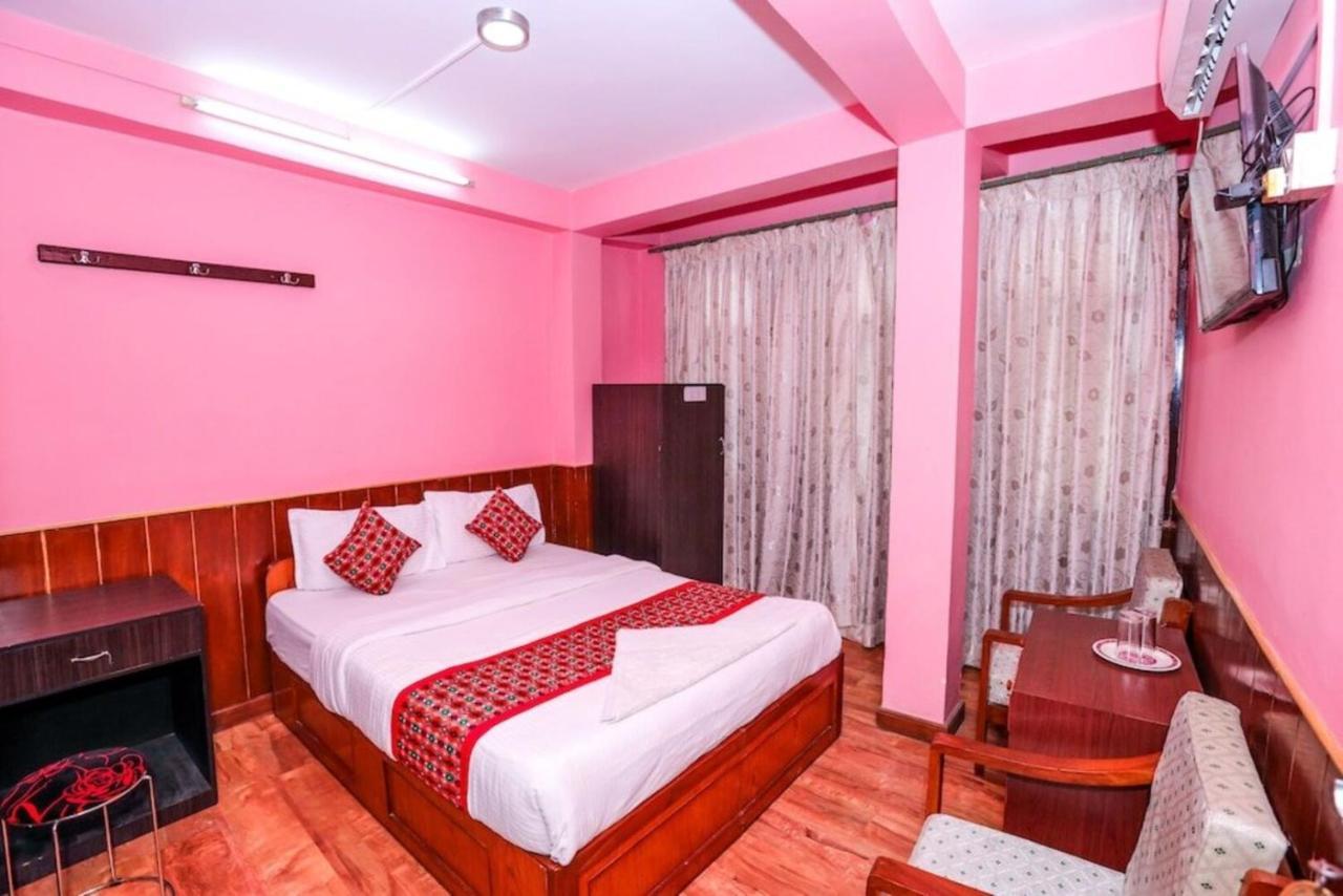 Hotel Plumeria Inn Kathmandu Buitenkant foto