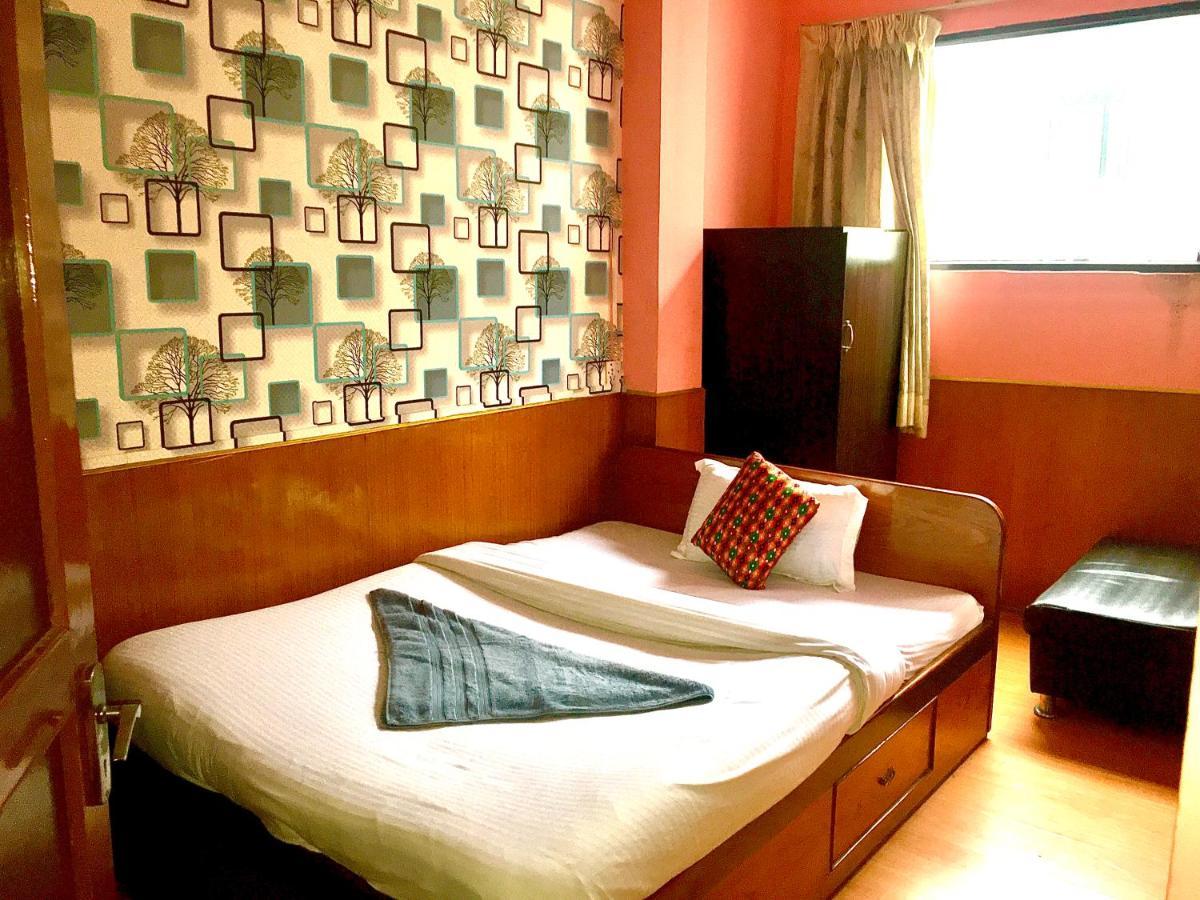 Hotel Plumeria Inn Kathmandu Buitenkant foto